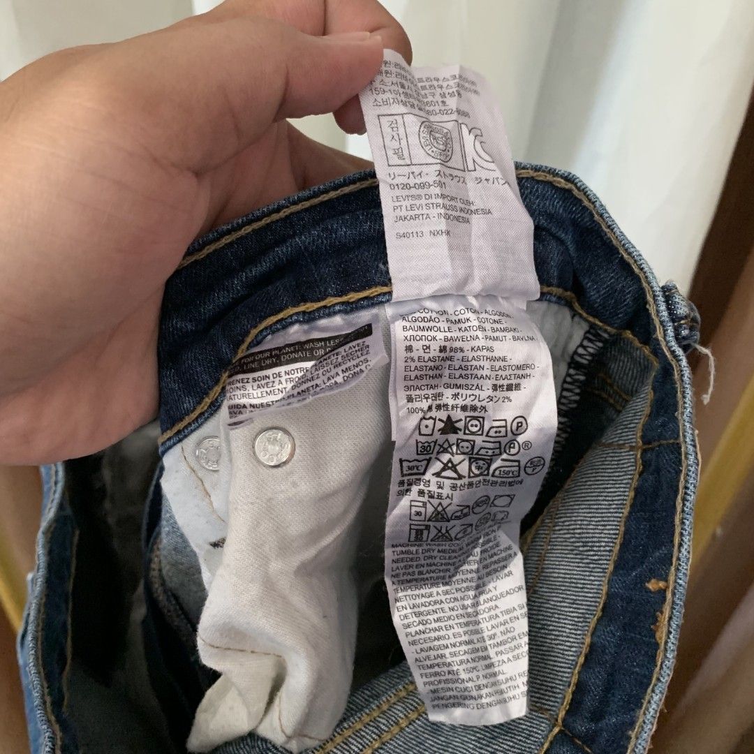 LEVI'S 511 DENIM PANTS (Category: Coats, Jackets and Outerwear) located in Binalonan. Submitted by thrift_on2022 (Listing ID 1469524346, Image 2). Description: W- 32 L - 41 Leg Opening- 7 Color rate - 9.8/10 Excellent Condition❗️.
