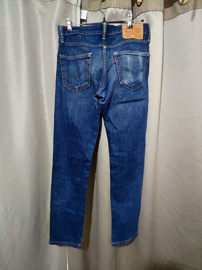 Levis 511 w29 L30 (Category: Jeans) located in Cebu City. Submitted by iamnegotiable (Listing ID 1469541887, Image 3). Description: Levis 511 w29 L30 made in Egypt baston style slim fit Dimes Waistline 29-30 inch Length 38 inch Hem 6 inch still in good condition available accepting offers.