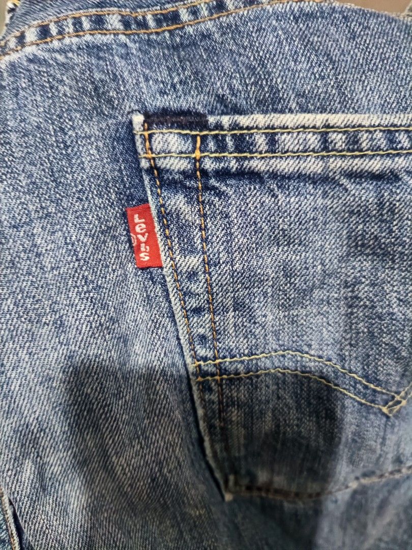 Levis 513 w34 l34 (Category: Jeans) located in Cebu City. Submitted by iamnegotiable (Listing ID 1469541097, Image 3). Description: Levis 513 w34 L34 Straight cut Dimes Waistline 35-36 inch Length 41 inch Hem 8 inch still in good condition check the photos 😇 available accepting offers.