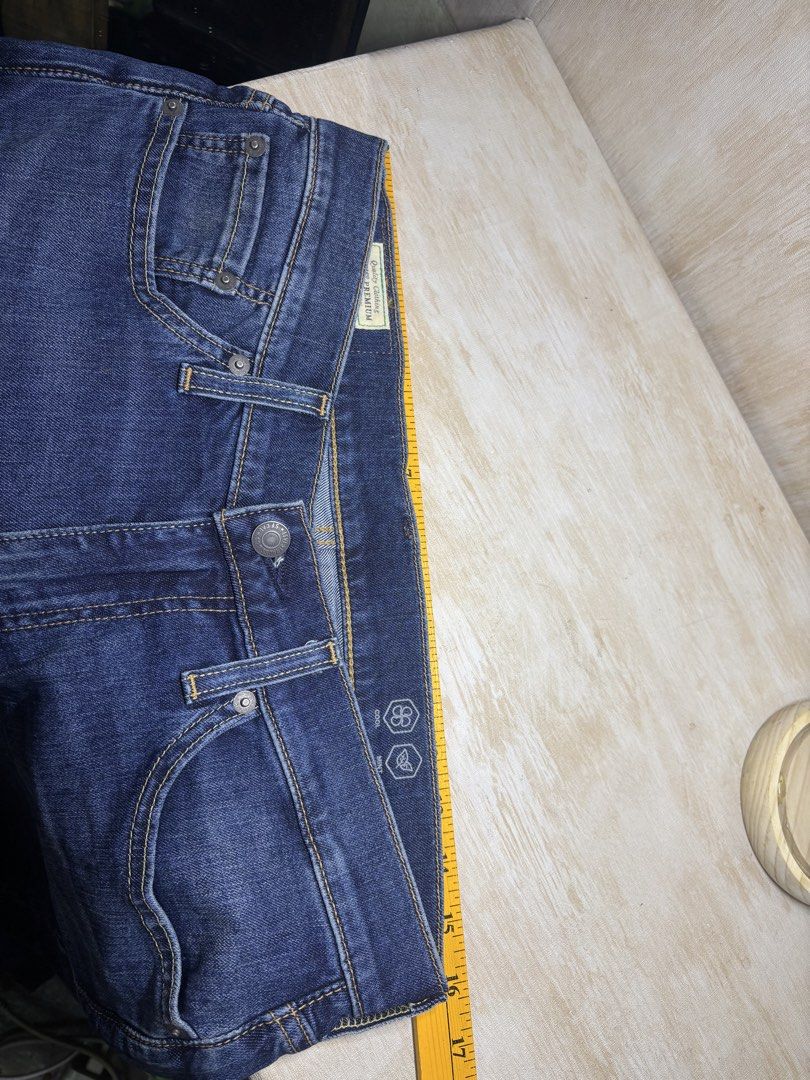 LEVIS 514 STRAIGHT JEANS (Category: Jeans) located in Cabuyao City. Submitted by pormanation-thrift-store (Listing ID 1469422895, Image 2). Description: LEVIS 514 STRAIGHT JEANS Condition: EXCELLENT Color rate: 9.5/10 Size: 30 Dimes: 32”Wx42”L Issue: NONE✅ Price: 1200.