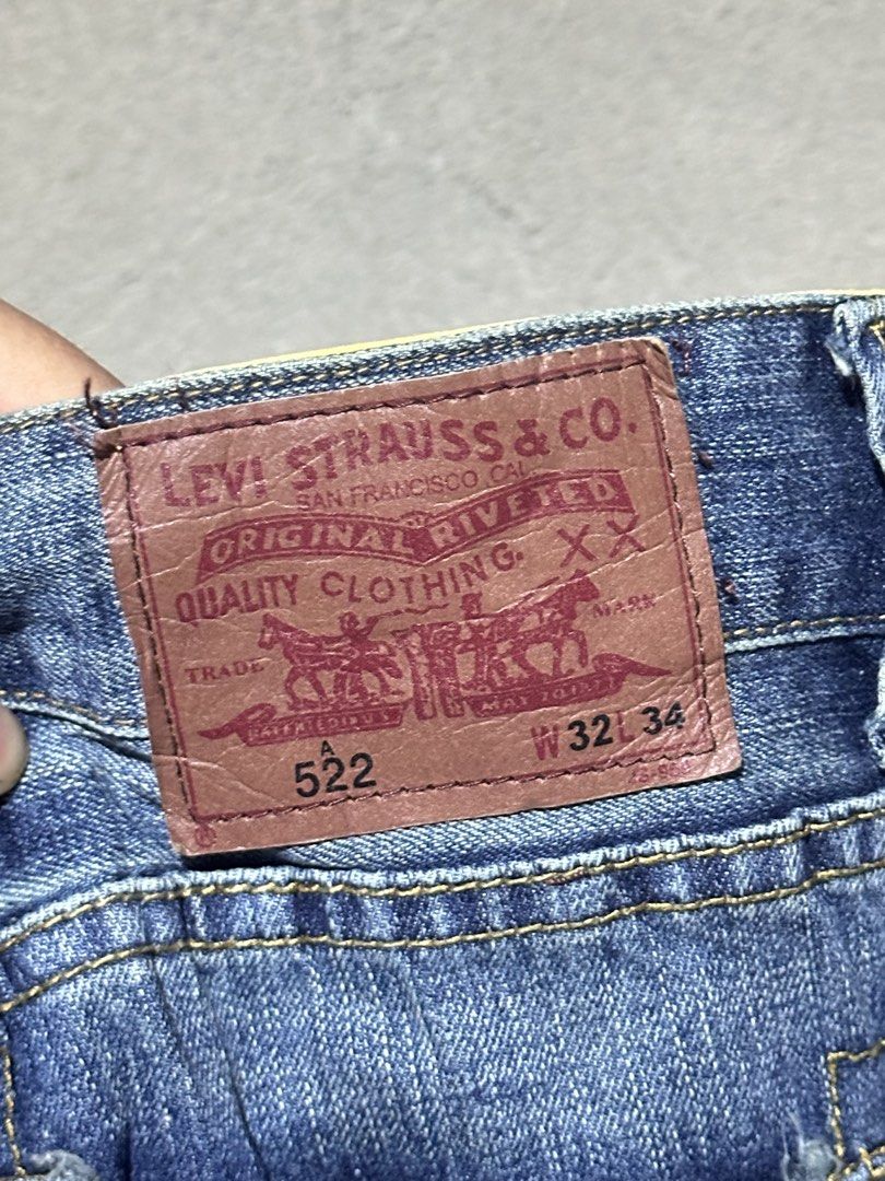 Levi’s 522 slim-taper denim jeans (Category: Jeans) located in Ozamiz City. Submitted by quick_done_deals (Listing ID 1469546853, Image 2). Description: 🛒 ** Levi’s 522 slim-taper denim jeans** 💯 Excellent Condition 📐 Dimes: Length: 45 Waist: 34 Leg Opening: 8 🔍 Issue: None 🎨 Color Rate: 9.5 / 10.