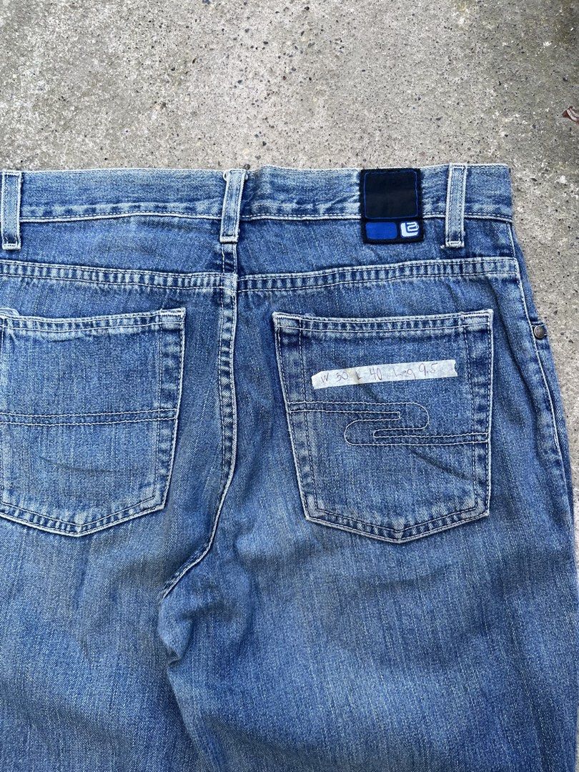 Levi's 5 JR M Vintage Bootcut Jeans (Category: Jeans) located in Manila. Submitted by thrifttika (Listing ID 1469449058, Image 2). Description: - Brand: Levi's vintage denim jeans - Size: 5 JR M - Color/Wash: Medium blue wash - Fit: Classic bootcut flare leg - Material: 100% cotton (Assembled in Guatemala) - Details: Zip fly with button closure, branded hardware, and back pocket embroidery - Measurements (noted from tag): Waist 30", Length 40", L