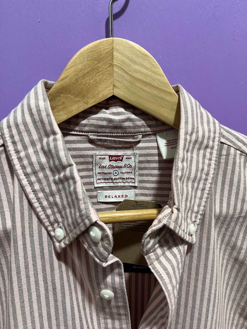 Levi's Authentic button-down (relaxed fit) (Category: Formal Shirts) located in Taytay. Submitted by storedbys (Listing ID 1469542298, Image 3). Description: Size: S Width: 22 inches pit-to-pit Length: 28 inches Excellent condition (brand new, unused).