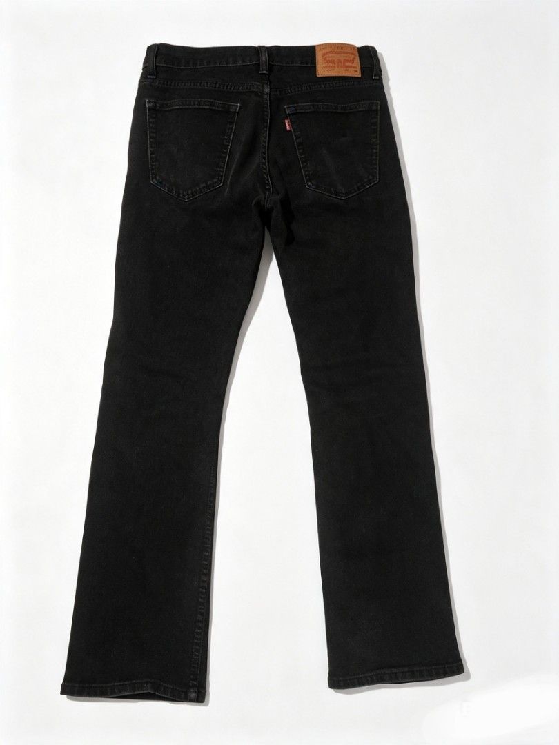 Levi's Black Jeans (Category: Jeans) located in Manila. Submitted by mattgotsumhitss (Listing ID 1469512117, Image 2). Description: - Authentic Classic Levi's black denim jeans - Versatile straight-leg cut for everyday wear - Standard 5-pocket styling with belt loops - Secure button closure and zip fly - Features traditional leather patch and signature red tab - Solid black wash that goes with any tee, hoodie, or jacket.