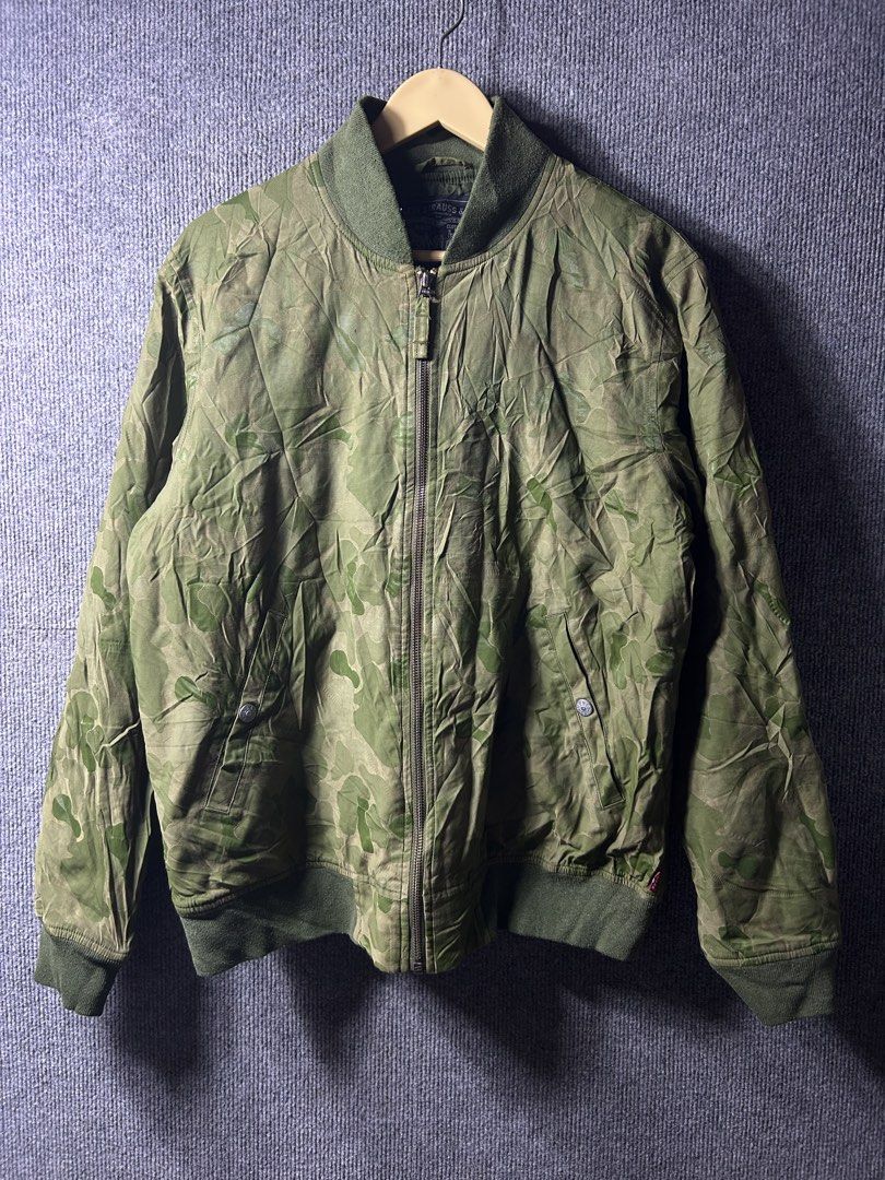 LEVIS CAMOU BOMBER JACKET (Category: Coats, Jackets and Outerwear) located in Manila. Submitted by cy_bakz (Listing ID 1469541840, Image 1). Description: GUARANTEED AUTHENTIC MENS / -LEVIS CAMOU BOMBER JACKET- (CAMOU) SIZE : MED ON TAG (Mens) LENGTH : 27 WIDTH : 22 (MEASURED IT BY INCHES) COLOR RATE - 9.8/ 10 OVER ALL CONDITION - 9.8/ 10 IN EXCELLENT CONDITION NO FLAWS / ISSUES (NEED WASH ONLY) ₱ 📩📥 PRICE • Slightly Negotiable • Bacolod City me