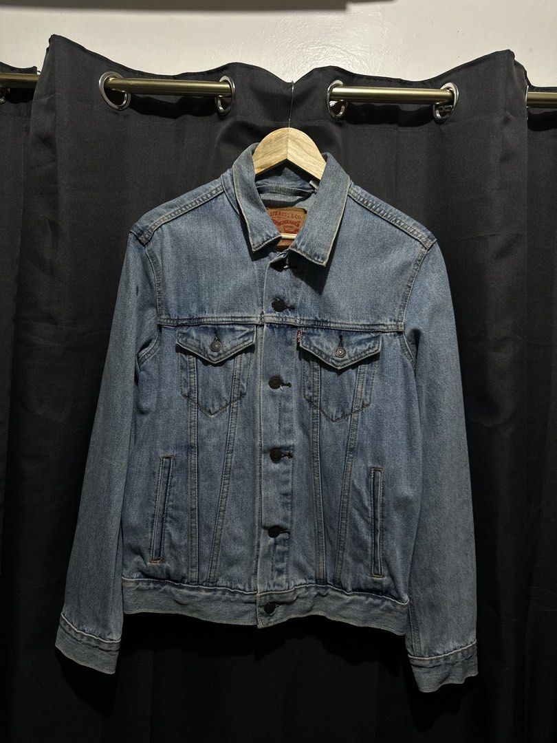 Levi’s Denim Trucker Jacket (Category: Coats, Jackets and Outerwear) located in Buenavista. Submitted by themodernrack_steals (Listing ID 1469420975, Image 1). Description: Note: The detail tags and detailed pics are in the photos, kindly check! Details & Features: Brand: Levi Strauss & Co. (Authentic, Style Code: 72334) Color: Medium Wash Blue Denim Style: Classic Trucker Jacket with Button Closure, Dual Flap Chest Pockets, Side Hand Pockets, & 