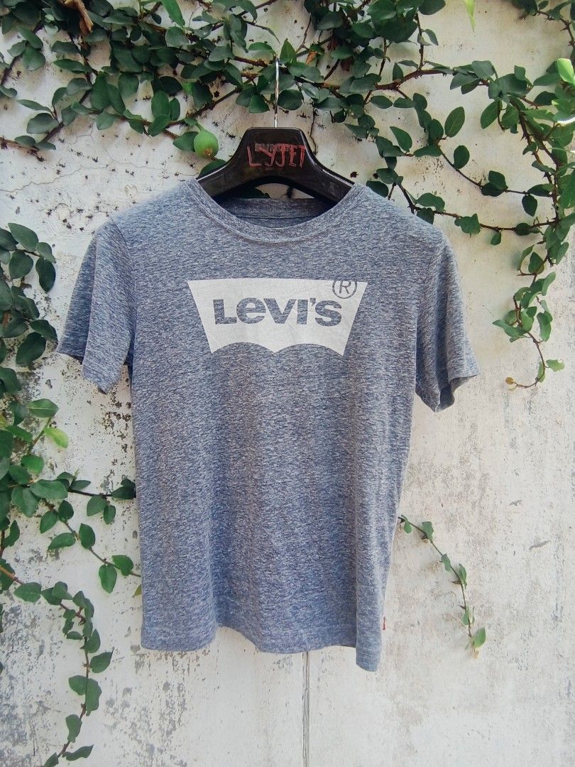 Levis for her (Category: Luxury Apparel) located in Tacurong. Submitted by lyjetbrandedfinds_1827 (Listing ID 1469393771, Image 1). Description: Medium.
