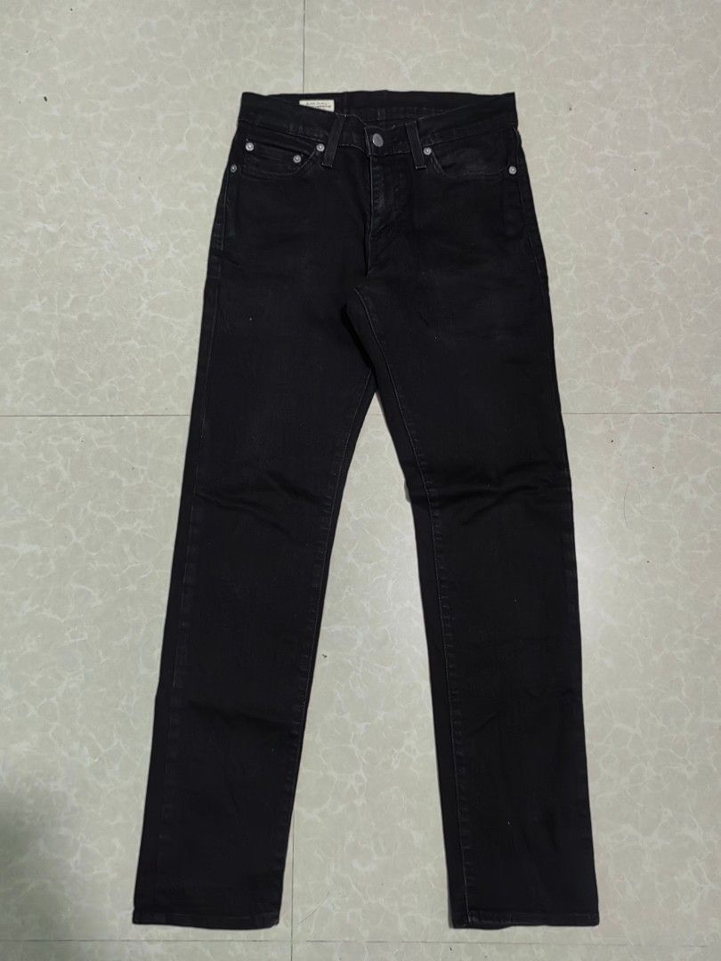 Levis lot 511 (Category: Jeans) located in Samal. Submitted by rj_thrift (Listing ID 1469532444, Image 3). Description: Size 30x40 leg 7 No issue Crispy condition.