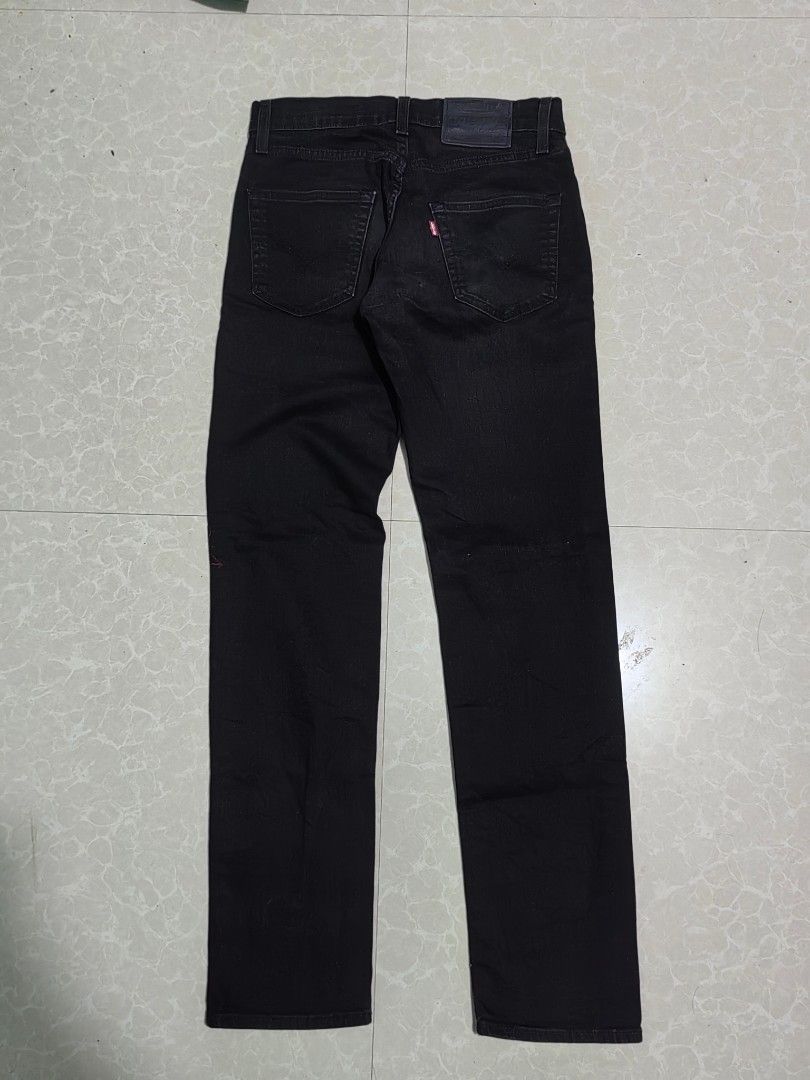 Levis lot 511 (Category: Jeans) located in Samal. Submitted by rj_thrift (Listing ID 1469532444, Image 2). Description: Size 30x40 leg 7 No issue Crispy condition.