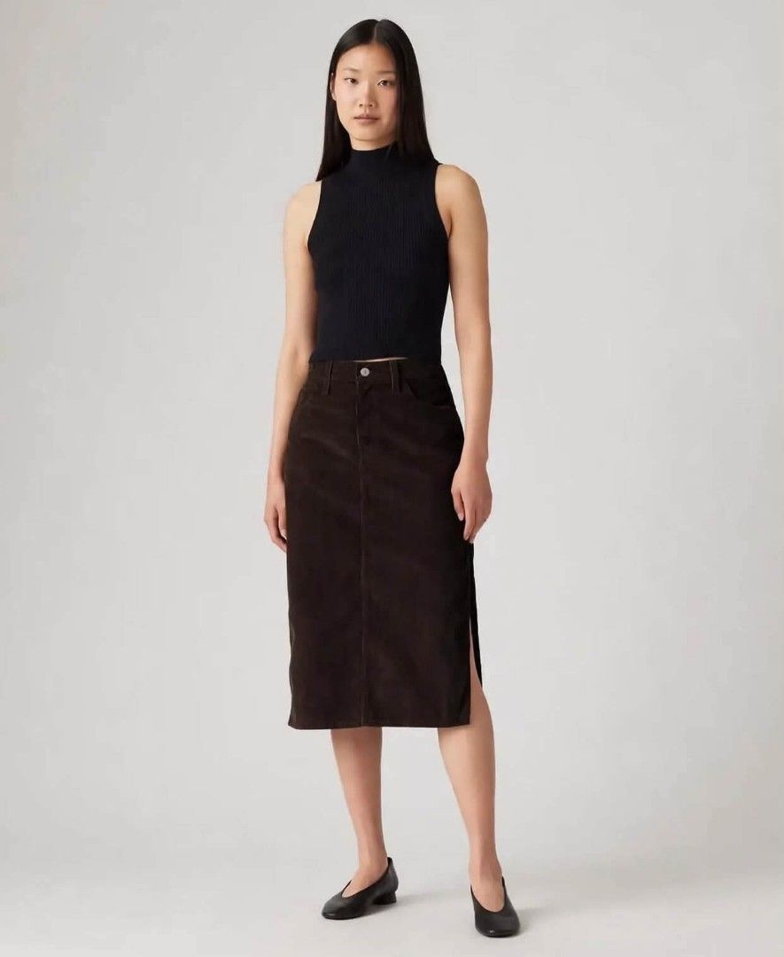 Levi's side slit midi skirt (Category: Skirts) located in Subic. Submitted by ayvee.ph (Listing ID 1469495496, Image 1). Description: Levi's side slit midi skirt Sooo pretty!!!✨ 🏷Good as bnew Bought online💯 Never worn No issue / Flaws Non stretchy Corduroy fabric💯 Size: Waist: 26 Length: 30 inches Price: 800 (last price posted) 📍Location: Olongapo City 🚚Courier: Reg j&t door to door del Mine now pay tom Scheduled shipping.