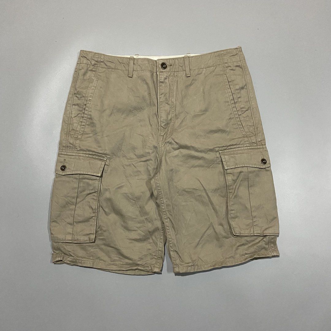 Levis Solid Men Cargo Shorts Biege (Category: Shorts) located in Cebu City. Submitted by johngregmoldez03 (Listing ID 1469429763, Image 1). Description: Levis Solid Men Cargo Shorts Biege Authentic Size: 34 on tag Dimension: 34-36 Waist / 22 Length ( plus 2 size ) Color Rate: 10/10 Excellent Condition - Need Wash Pm📩.
