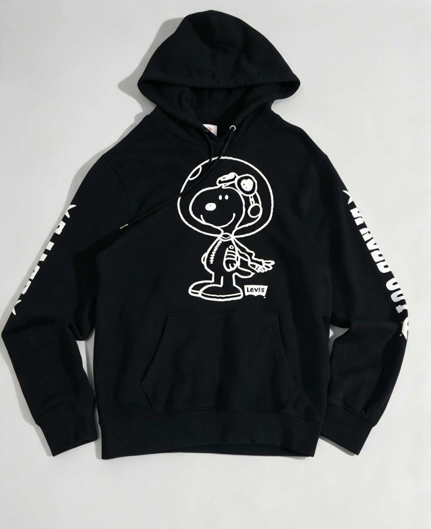 Levis x peanuts snoopy graphic tee (Category: Coats, Jackets and Outerwear) located in General Santos City (Dadiangas). Submitted by thrift_raid (Listing ID 1469531735, Image 3). Description: size medium.