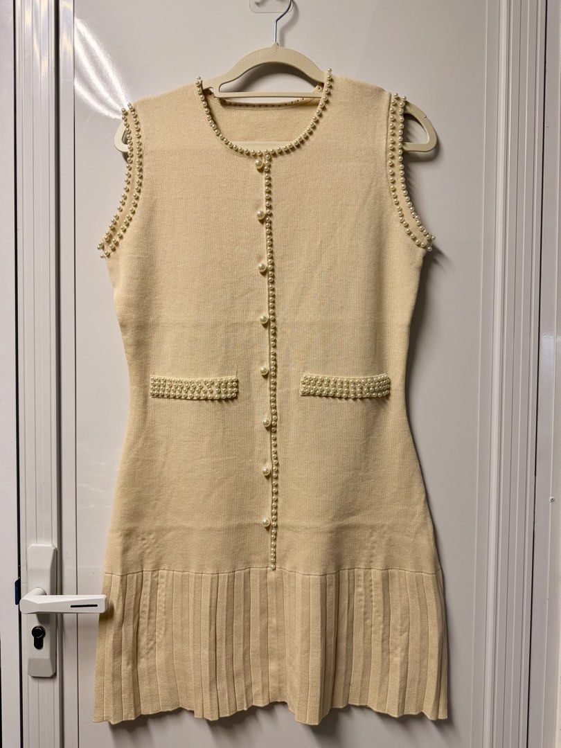 Light weight Pearl Dress (Category: Dresses) located in Manila. Submitted by signatureessentialsph (Listing ID 1469556564, Image 1). Description: Color: Yellow Size: Medium-Large Dm if interested Tiktok Check out Lalamove.