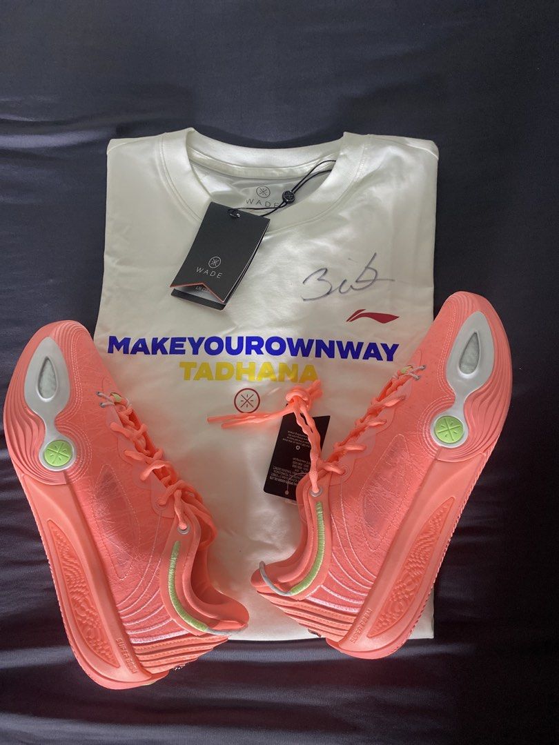 Lining D Wade Shoes & Signed Shirt (Category: Sneakers) located in Pasig City. Submitted by lumangkamisa (Listing ID 1469556787, Image 1). Description: Lining Shoes size 9.5 US (brandnew) Shirt signed by Dwade .