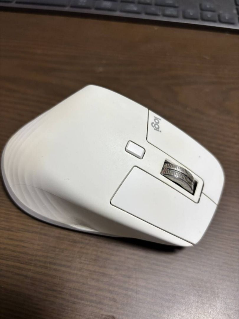 Logitech MX Master 3S Performance Wireless Mouse (Used) (Category: Mouse & Mousepads) located in Caloocan City. Submitted by letao_shopping_ph (Listing ID 1469409242, Image 2). Description: Logitech mouse I believe I have used it for about three years. Please check the images to see its condition. 🇯🇵 Interested in this item? Feel free to message us for more details. 🏷️ Product Code: A-1376 🛍️ More Similar Products Available 📂 Catalog Code: B