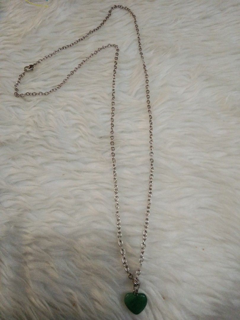 Long necklace with jade heart pendant (Category: Necklaces) located in Quezon City. Submitted by eidorableshop (Listing ID 1469403043, Image 1). Description: .