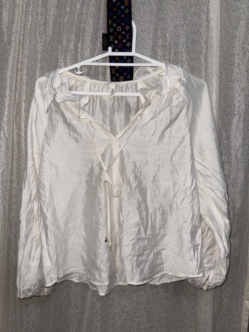 Long sleeve (Category: Longsleeves) located in Manila. Submitted by silentrabbit_4325e7 (Listing ID 1469528224, Image 1). Description: .