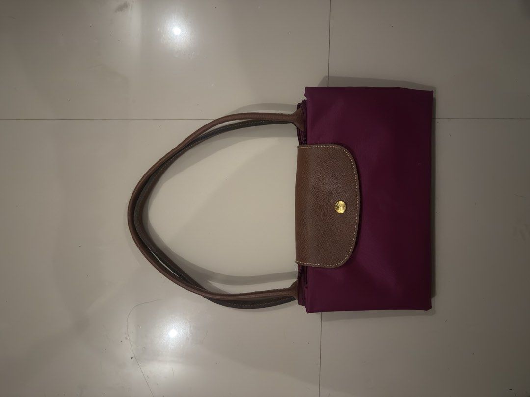 Longchamp Eiffel Tower (Category: Luxury Bags & Wallets) located in Santa. Submitted by justinjallen (Listing ID 1469394671, Image 2). Description: good as new.