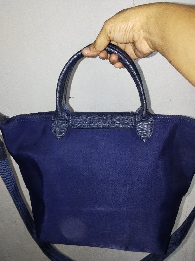 Longchamp Medium (Category: Tote Bags) located in Cavite. Submitted by bagssection04 (Listing ID 1469419128, Image 3). Description: Longchamp 2way medium size dark blue color no issue.