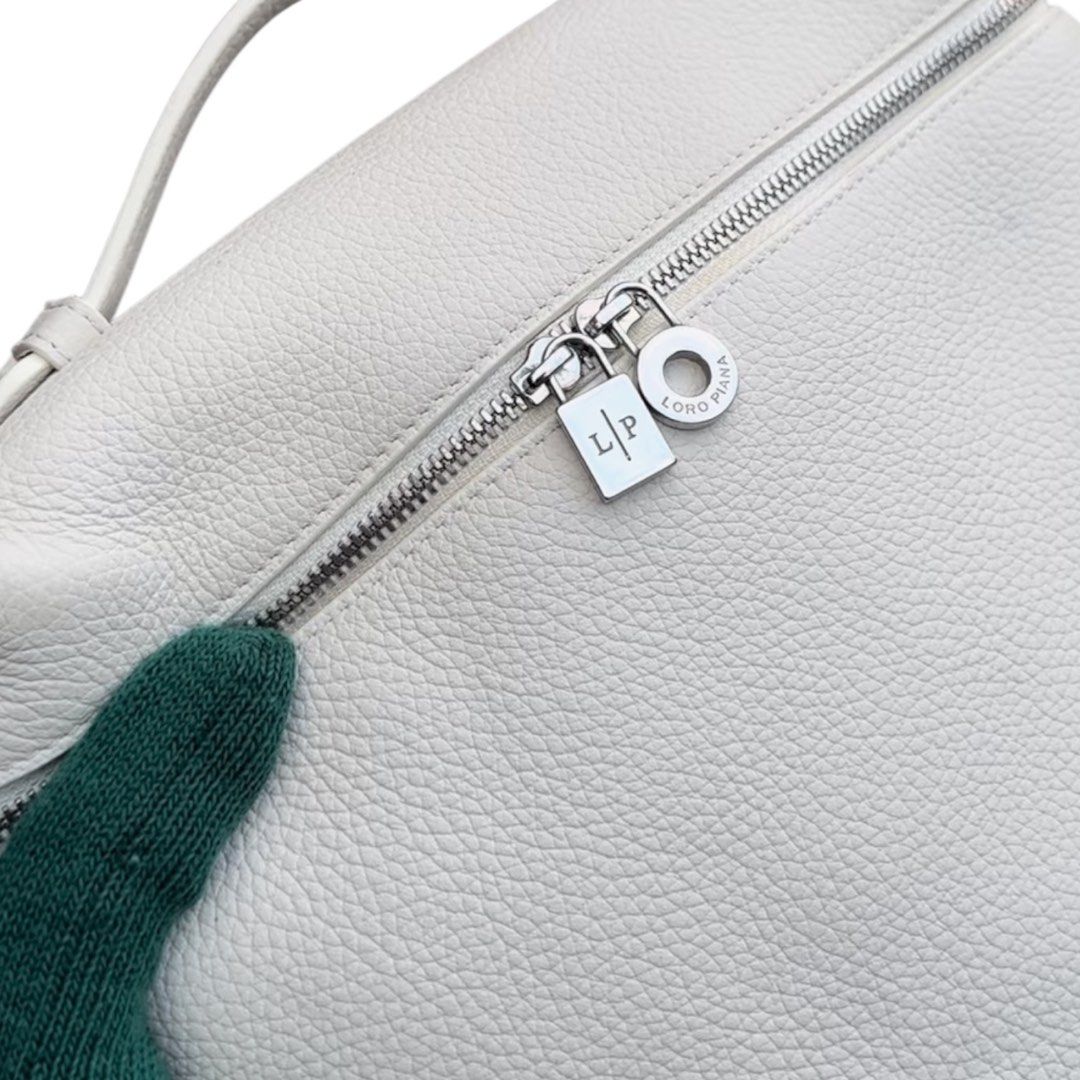 LORO PIANA (Category: Backpacks) located in San Fabian. Submitted by rei_aniels (Listing ID 1469570319, Image 3). Description: LORO PIANA Made in ITALY Genuine leather Backpack Adjustable Strap .