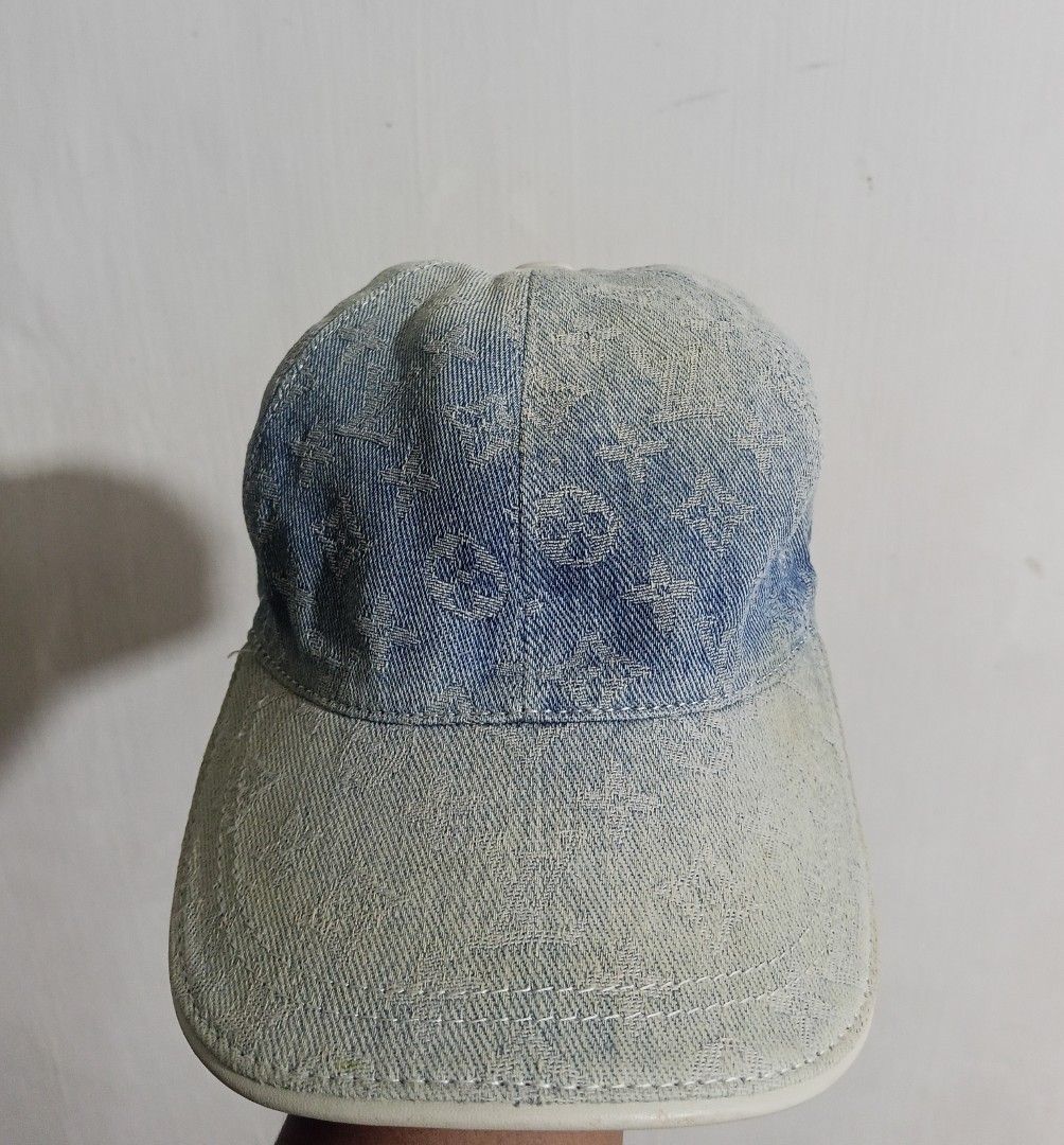 Louis Vuitton cap (Category: Activewear) located in Glan. Submitted by cpaharodde48008 (Listing ID 1469502660, Image 1). Description: Louis Vuitton cap Women's Cap Very good to excellent Need deep clean .