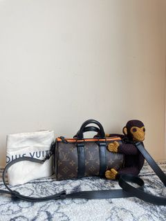 (Category: ) located in . Submitted by collynluxurybag (Listing ID 1469526771, Image 1). Description: .