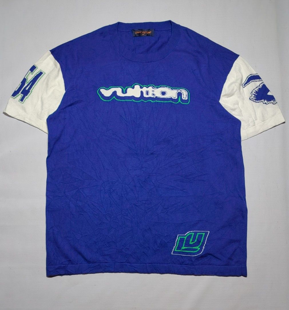 LOUIS VUITTON KNITTED SHIRT💙🤍 (Category: Tshirts & Polo Shirts ) located in Bislig. Submitted by tuazons21 (Listing ID 1469418954, Image 1). Description: LARGE ON TAG 24×30 CR 10/10 NO FLAWS GOOD AS NEW CONDITION.