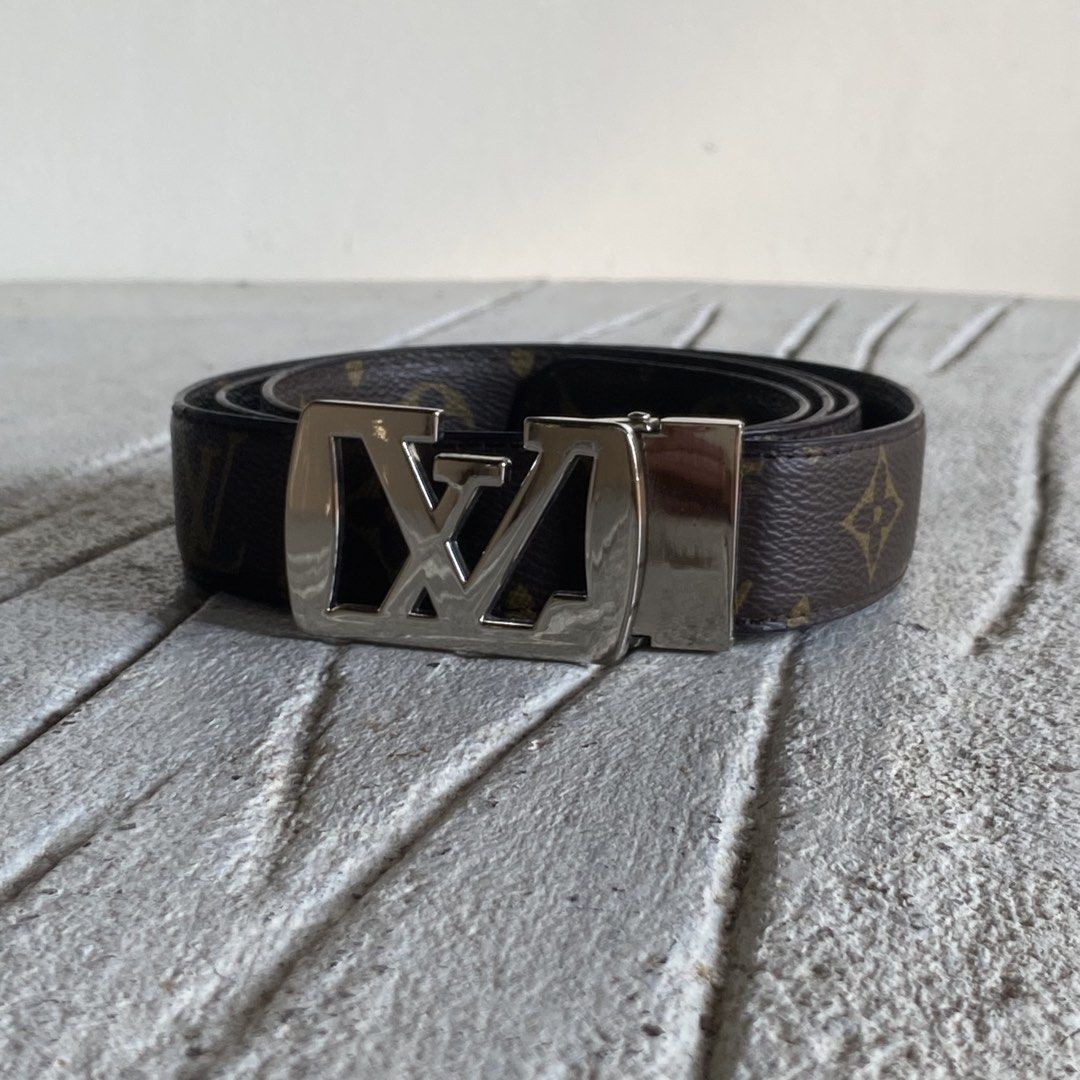 Louis Vuitton LV Initiales Reversible Belt (Category: Belts) located in Manila. Submitted by 4114thrifts.ph (Listing ID 1469453829, Image 1). Description: Item Name: Louis Vuitton LV Initiales Reversible Belt (Details) • Condition: Very Good Condition • Color Rate: 9.5/10 • Issue/s: None Mine: 950 + Shipping Fee 📥 Dasmariñas City, Cavite, 4114📍.