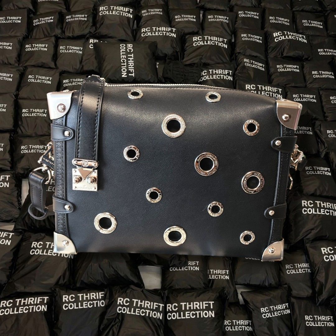 LOUIS VUITTON SIDE TRUNK PM SILVER-TONED ENGRAVED EYELETS (Category: Luxury Bags & Wallets) located in Rizal. Submitted by rcthriftcollection (Listing ID 1469457021, Image 2). Description: LOUIS VUITTON SIDE TRUNK PM SILVER-TONED ENGRAVED EYELETS Unisex Excellent / Asnew No issue DM📥📥📥 Location: MONTALBAN, RODRIGUEZ, RIZAL .
