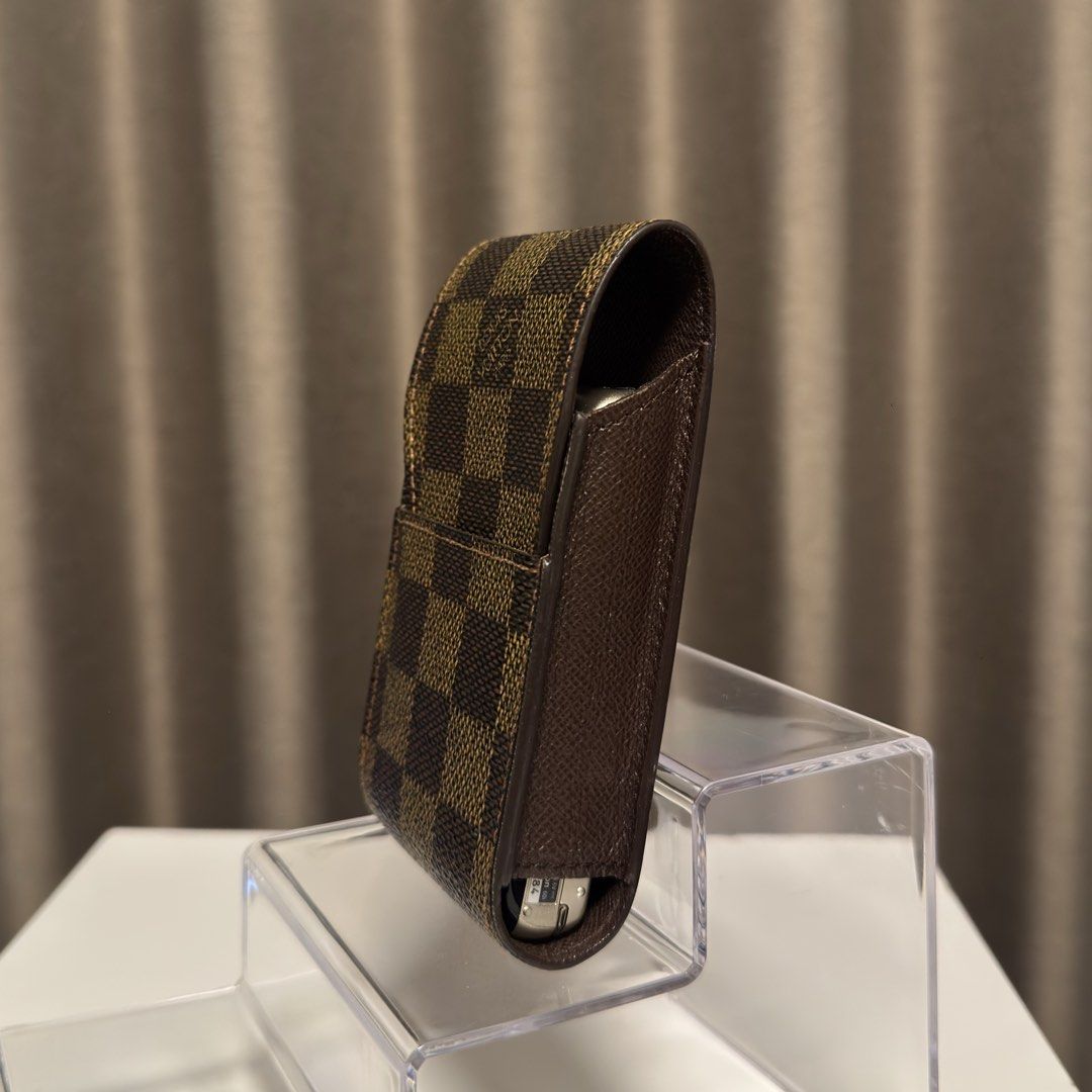 Louis Vuitton small wallet (Category: Luxury Accessories) located in Quezon City. Submitted by hintstreet (Listing ID 1469448851, Image 2). Description: Cigarette case but pwede rin camera case or cardholder .