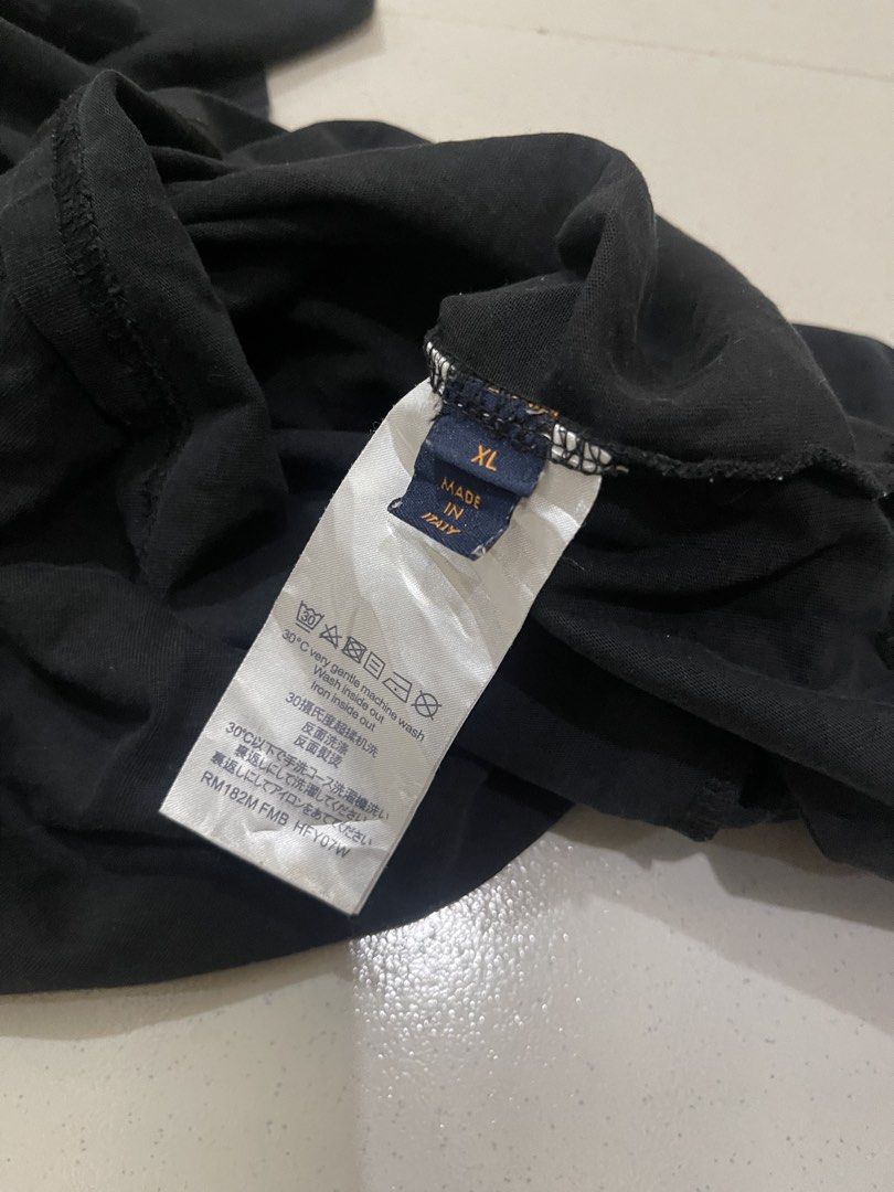 Louis vuitton tee (Category: Formal Shirts) located in San Jacinto. Submitted by clothcartelph (Listing ID 1469417582, Image 2). Description: Size: XL Dimes: 20/27 Width: 20 Length: 27 Issue: ~ Color rate: 9.3/10 .