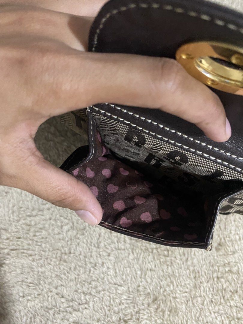 Lovcat Paris Brown Monogram Shoulder Bag (Category: Shoulder Bags) located in Manila. Submitted by luckyturtle_2a38fd (Listing ID 1469535260, Image 2). Description: AUTHENTIC LOV🤎CAT PARIS ASKING PRICE : 2500 OFCOURSE IT’S NEGOTIABLE I BOUGHT IT SA BOSS KO LAST YEAR LOC: BEL-AIR MAKATI MOP : QR PRIOR TO LALAMOVE JUST DM LET ME KNOW IF U GUYS INTERESTED￼.