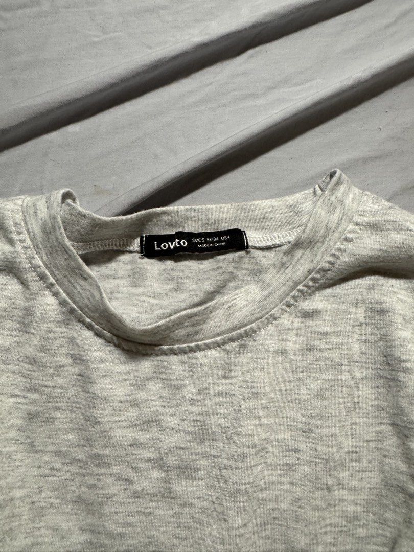 lovito scrunch up crop top (Category: Shirts) located in Manila. Submitted by toandfrou__ (Listing ID 1469438171, Image 2). Description: .