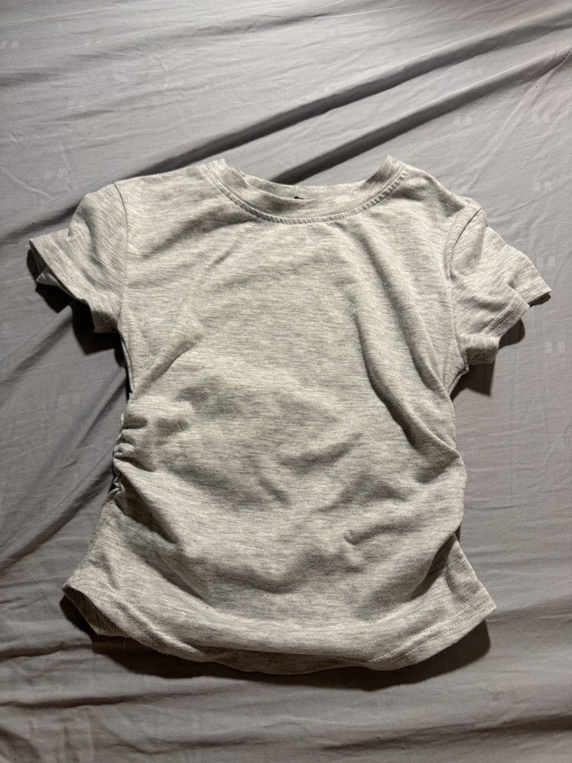 lovito scrunch up crop top (Category: Shirts) located in Manila. Submitted by toandfrou__ (Listing ID 1469438171, Image 1). Description: .