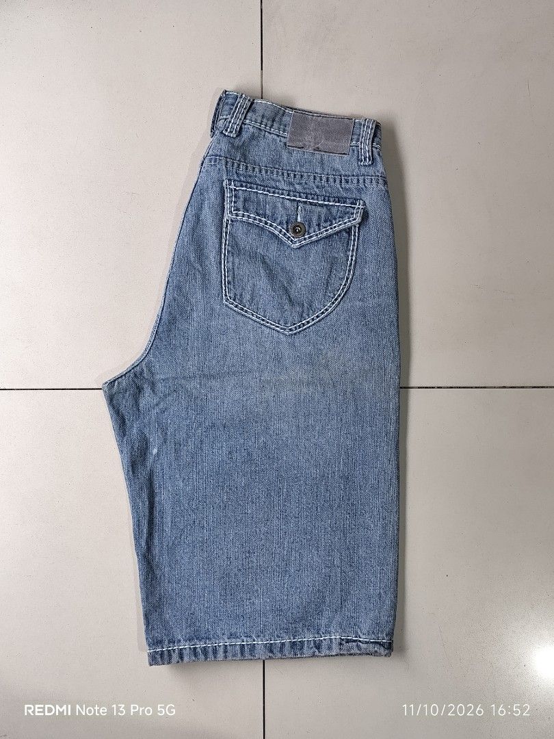 LR SCOOP DENIM LONG JORTS (Category: Shorts) located in Caloocan City. Submitted by carlo_pwd (Listing ID 1469517650, Image 3). Description: BRAND - LR SCOOP WAIST - 34 LENGTH - 26 HEM - 11.