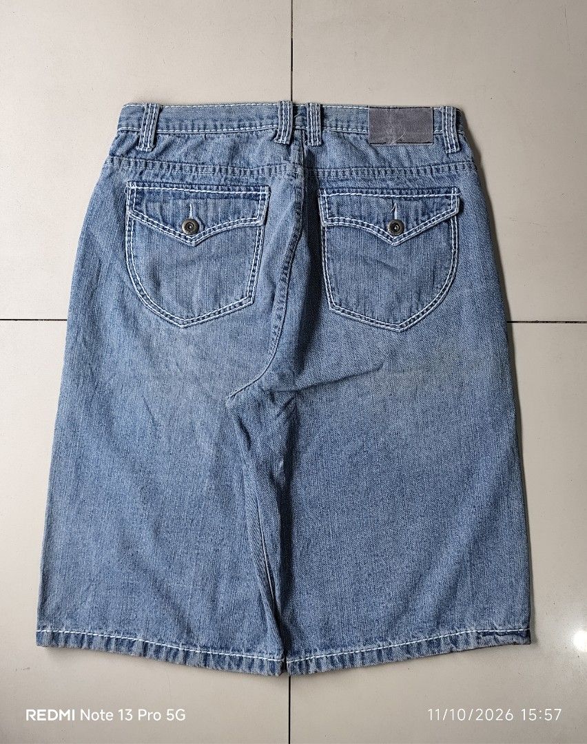 LR SCOOP DENIM LONG JORTS (Category: Shorts) located in Caloocan City. Submitted by carlo_pwd (Listing ID 1469517650, Image 1). Description: BRAND - LR SCOOP WAIST - 34 LENGTH - 26 HEM - 11.