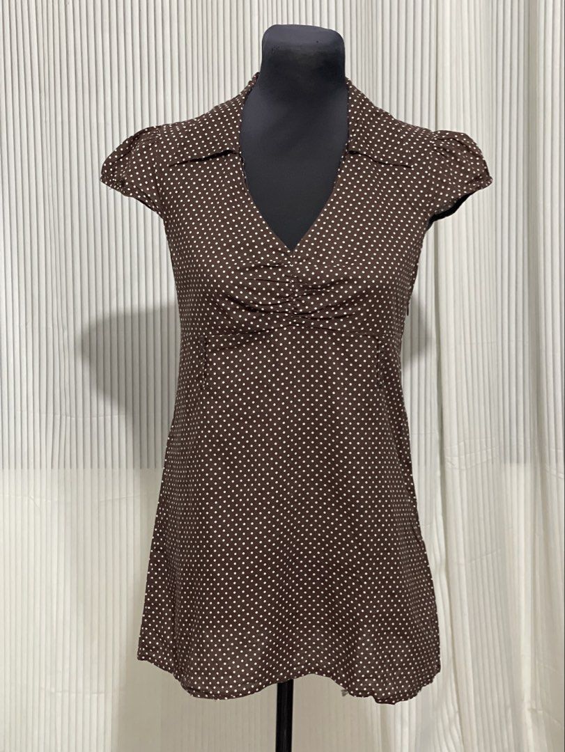 Lugg Brown Polka Top (Category: Shirts) located in Tuguegarao City. Submitted by ziggerryy (Listing ID 1469534935, Image 1). Description: Minimal flaw. Please check last photo XS-S XS-S.