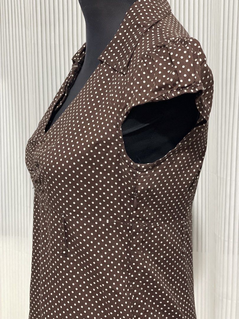 Lugg Brown Polka Top (Category: Shirts) located in Tuguegarao City. Submitted by ziggerryy (Listing ID 1469534935, Image 3). Description: Minimal flaw. Please check last photo XS-S XS-S.