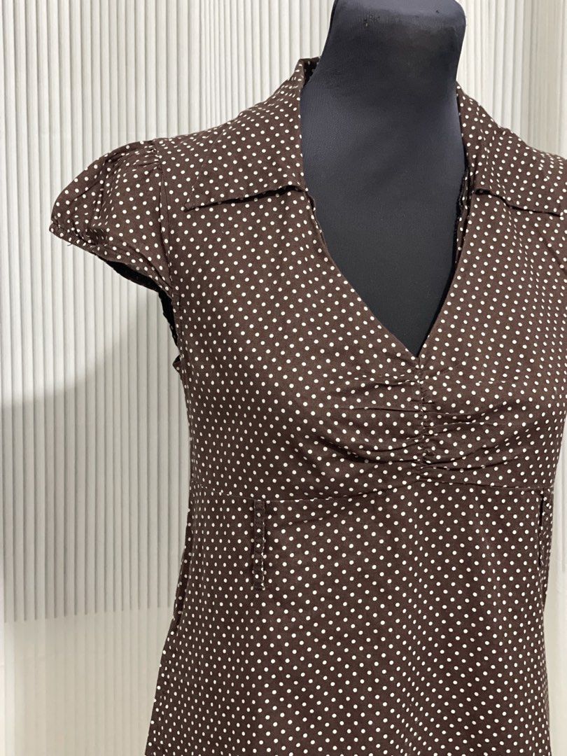 Lugg Brown Polka Top (Category: Shirts) located in Tuguegarao City. Submitted by ziggerryy (Listing ID 1469534935, Image 2). Description: Minimal flaw. Please check last photo XS-S XS-S.