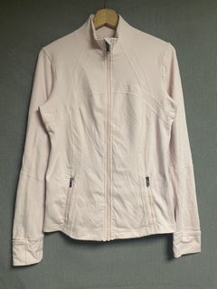 (Category: ) located in . Submitted by ukaythriftshirt (Listing ID 1469421356, Image 1). Description: .