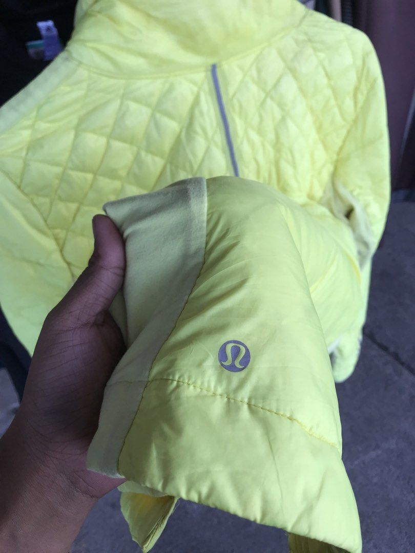LULULEMON (Category: Coats, Jackets and Outerwear) located in Butuan. Submitted by roannargel13668 (Listing ID 1469469845, Image 3). Description: LULULEMON.