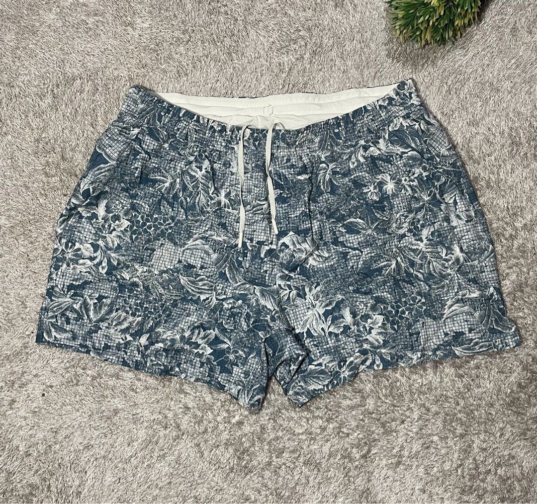 lululemon channel cross swimshort (Category: Shorts) located in Las Pinas. Submitted by moncaz2461827 (Listing ID 1469428485, Image 3). Description: Lvlvlemon channel cross swim short 5 Size xxl on tag Waist 36-40 Length 15.5 (above the knee) Good as new condition Color rate 10/10 No issue 💌.