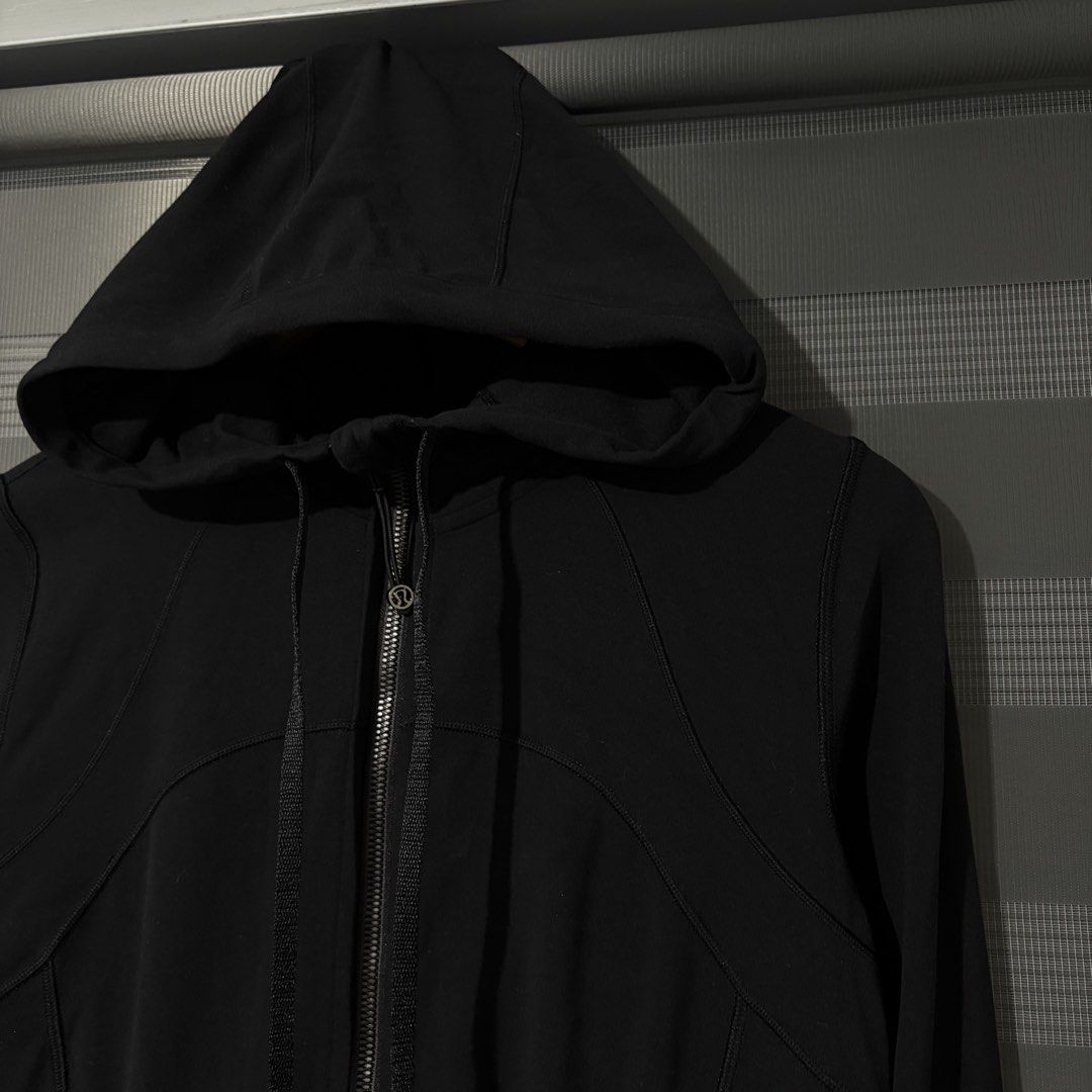 Lululemon Define Jacket Hooded Black Size 8 (Category: Coats, Jackets and Outerwear) located in Las Pinas. Submitted by jaymar1999 (Listing ID 1469402072, Image 2). Description: Lululemon Define Jacket Hooded Black Size 8 Size 8 No issue Excellent condition Good as new Price 1,999+Sf Location Manila Las Piñas.
