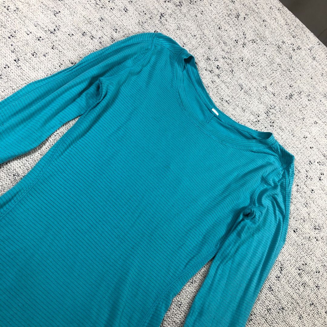 Lululemon Swiftly Tech Long Sleeve Crew Bleacher Blue (Category: Activewear) located in Santa Rosa. Submitted by sergids (Listing ID 1469467076, Image 1). Description: Lululemon Swiftly Tech Long Sleeve Crew Bleacher Blue Check fitting tops to ensure this fits you. Dimensions below are exact measurements, see pics as well for comparison. 9/10 Condition and Colorway Dimensions: Check pic slide for actual size and dimensions. J&T or Lalamove only. 
