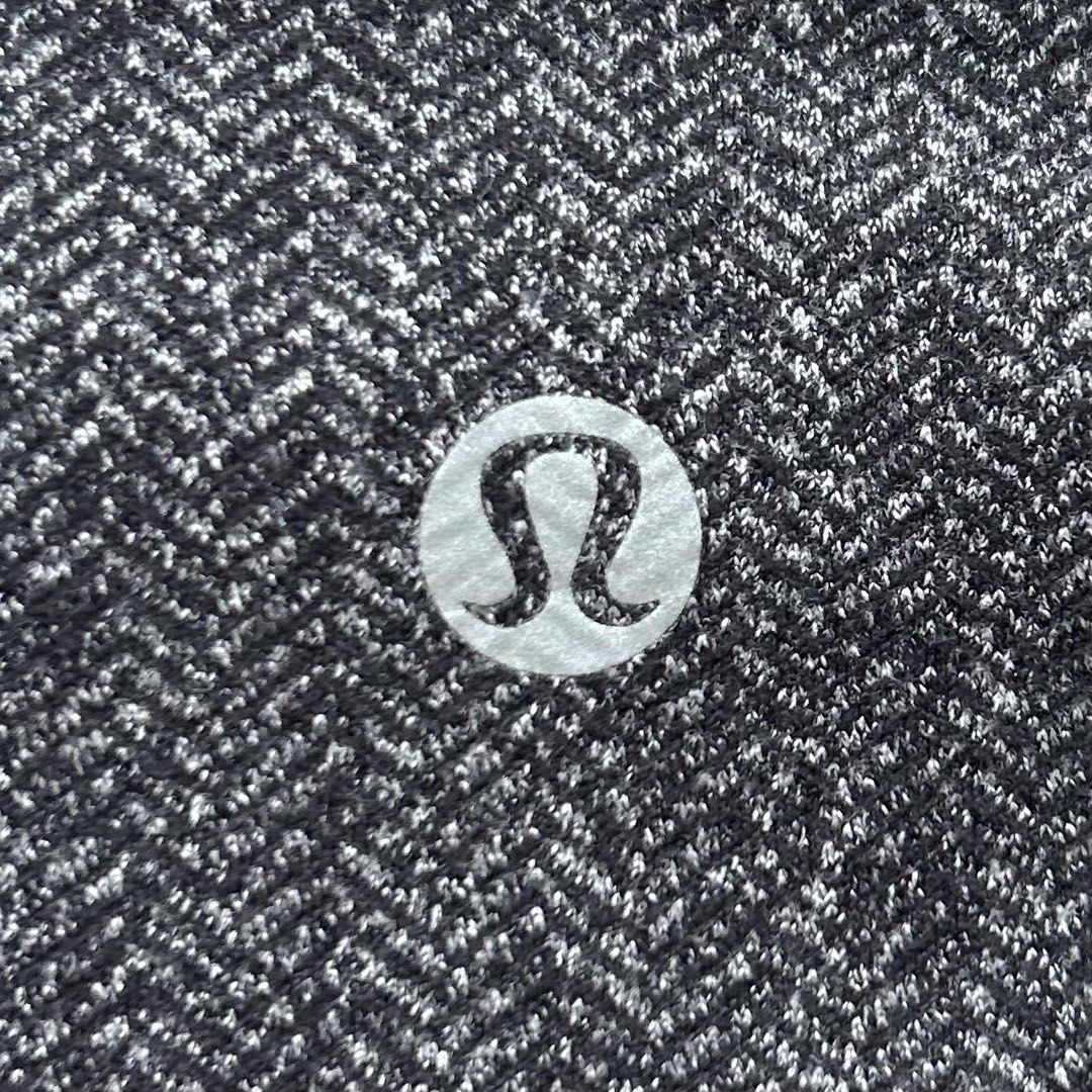 Lululemon Wunder Under Leggings (dot 6) (Category: Activewear) located in Davao. Submitted by luxnmore_dvo (Listing ID 1469409971, Image 3). Description: NO LOWBALLING FIRST TO PAY BASIS dot 6 Mid rise 27-34” waistline 31.5” length Barely noticeable issue: see last pic.