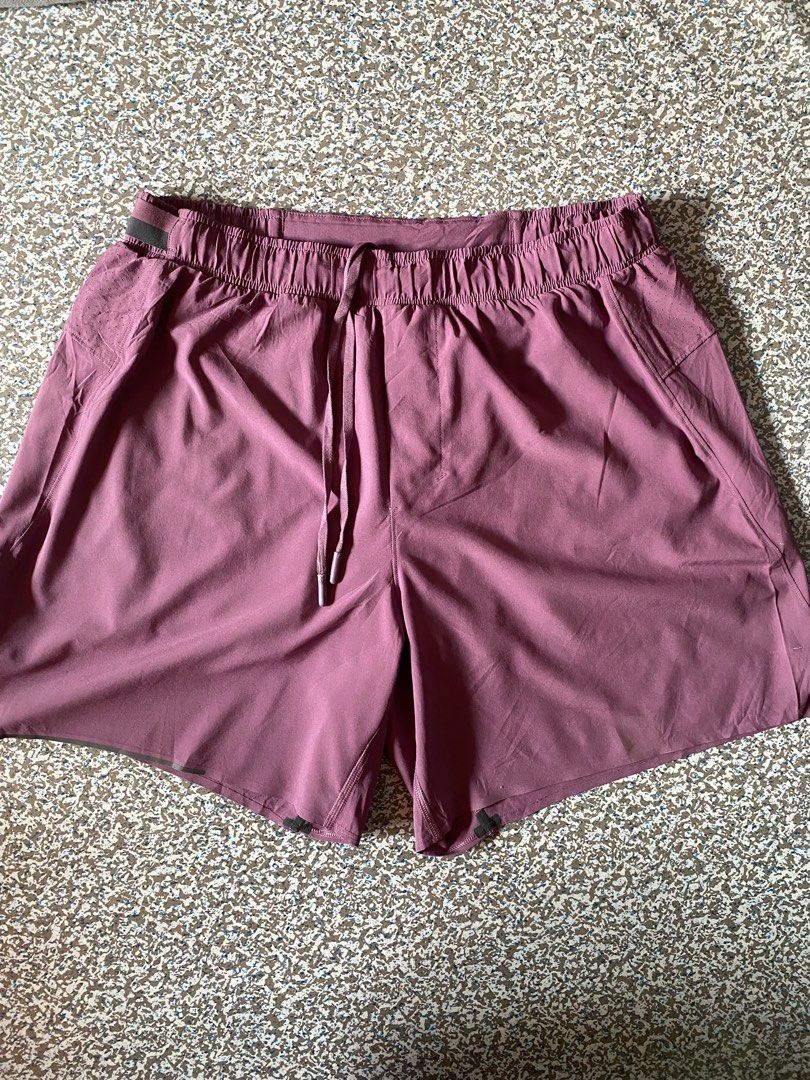 LULULWMON Running short (Category: Shorts) located in Dumaguete. Submitted by anthonylen35743 (Listing ID 1469455037, Image 1). Description: Dimes: W- 30(streachable) L-16 Leg opening-13 Excellent condi.