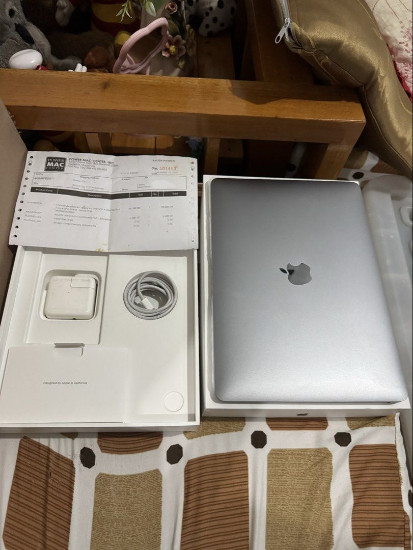 MacBook Air M1 96cc with Powermac Receipt Complete Package (Category: Laptops & Notebooks) located in Manila. Submitted by floweroniz (Listing ID 1469564946, Image 2). Description: MACBOOK AIR M1 ALMOST BRAND NEW ₱33,000 NALANG! PAUNAHAN NALANG PO! Brand new price is around ₱61,980 as indicated on the Power Mac Center receipt UNIT DETAILS: • Apple M1 Chip • 8GB Unified Memory • 13.3” Retina Display • 256GB SSD Storage • macOS Golden Gate 27.0.1 •