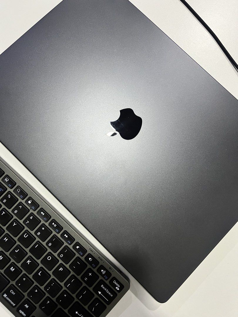 Macbook Pro M4 Chip (16 inch) (Category: Laptops & Notebooks) located in San Fernando. Submitted by ilovepomelo (Listing ID 1469558356, Image 1). Description: Apple MacBook Pro M4 Pro 16-inch Space Black | 24GB RAM | 512GB SSD Selling my Apple MacBook Pro M4 Pro 16-inch in Space Black. Specifications: * Model: MacBook Pro 16-inch (M4 Pro) * Color: Space Black * Memory: 24GB Unified Memory * Storage: 512GB SSD * Chip: Apple M4 Pro Battery Health: 
