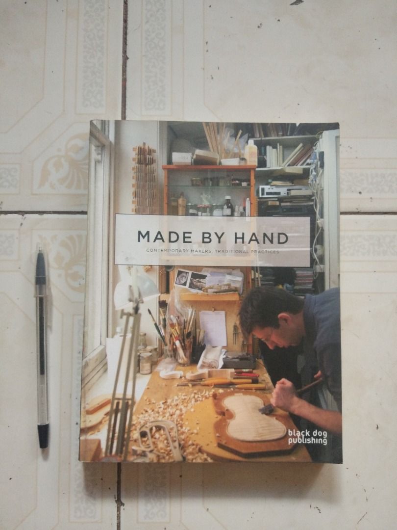 Made by Hand Book (Category: Textbooks) located in Pasay City. Submitted by denimdude.ph (Listing ID 1469433198, Image 1). Description: .