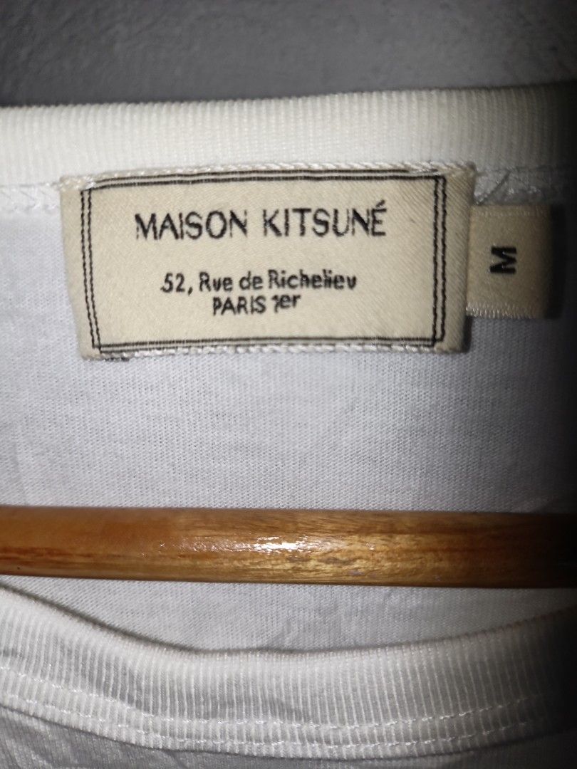 Maison kitsune (Category: Luxury Apparel) located in Bacolod City. Submitted by freelion-1cc5 (Listing ID 1469499929, Image 3). Description: dimes:20x26 color rate:9.5/10 no issue asnew condition need wash.